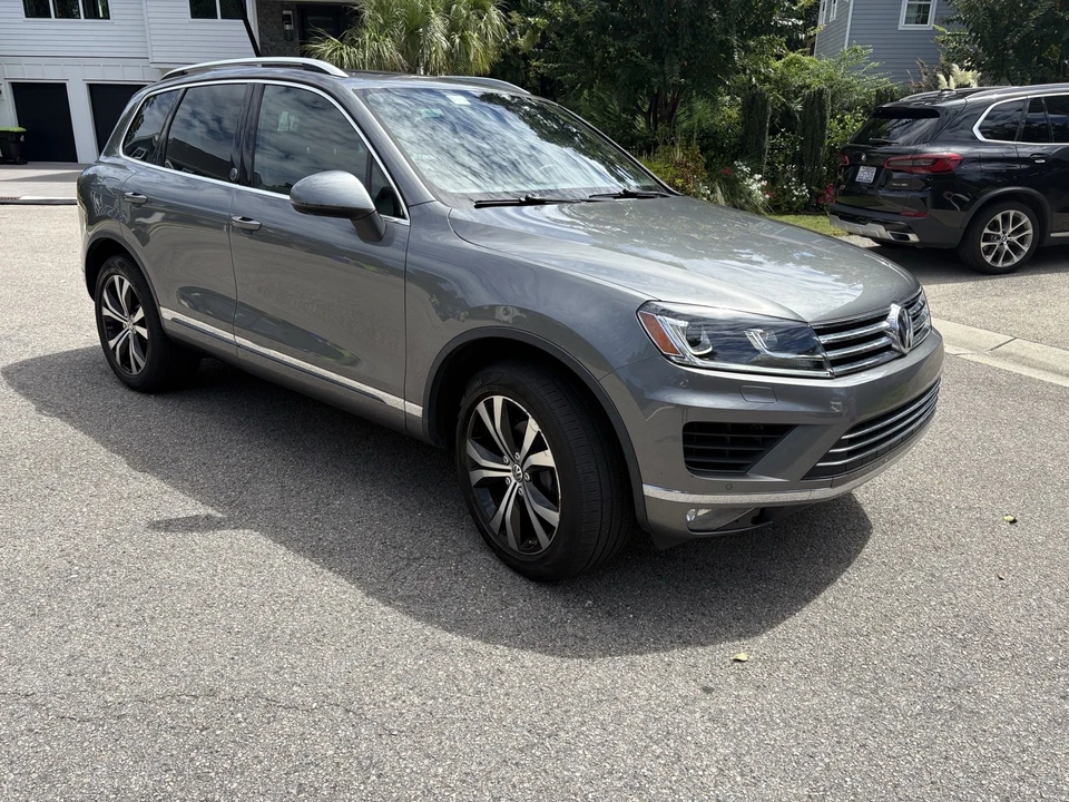 2017 Volkswagen Touareg - Image 3 of 21