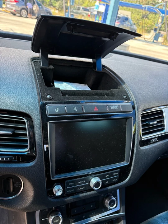 2017 Volkswagen Touareg - Image 19 of 21