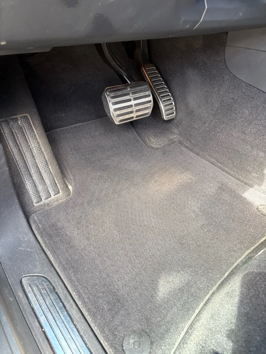 2017 Volkswagen Touareg - Image 16 of 21