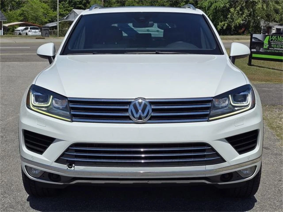 2017 Volkswagen Touareg - Image 3 of 31