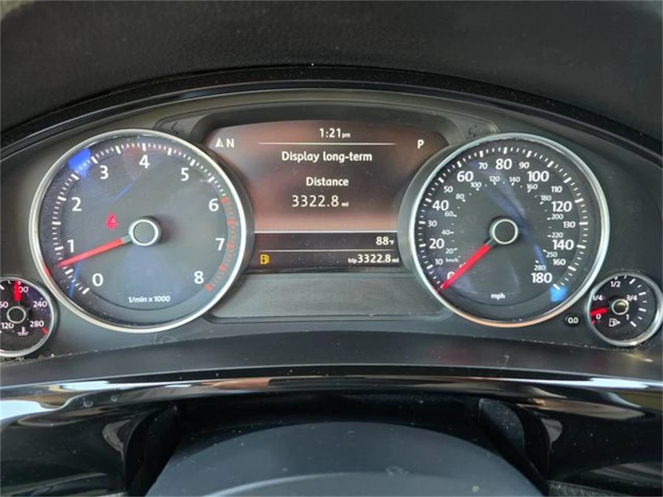 2017 Volkswagen Touareg - Image 17 of 31