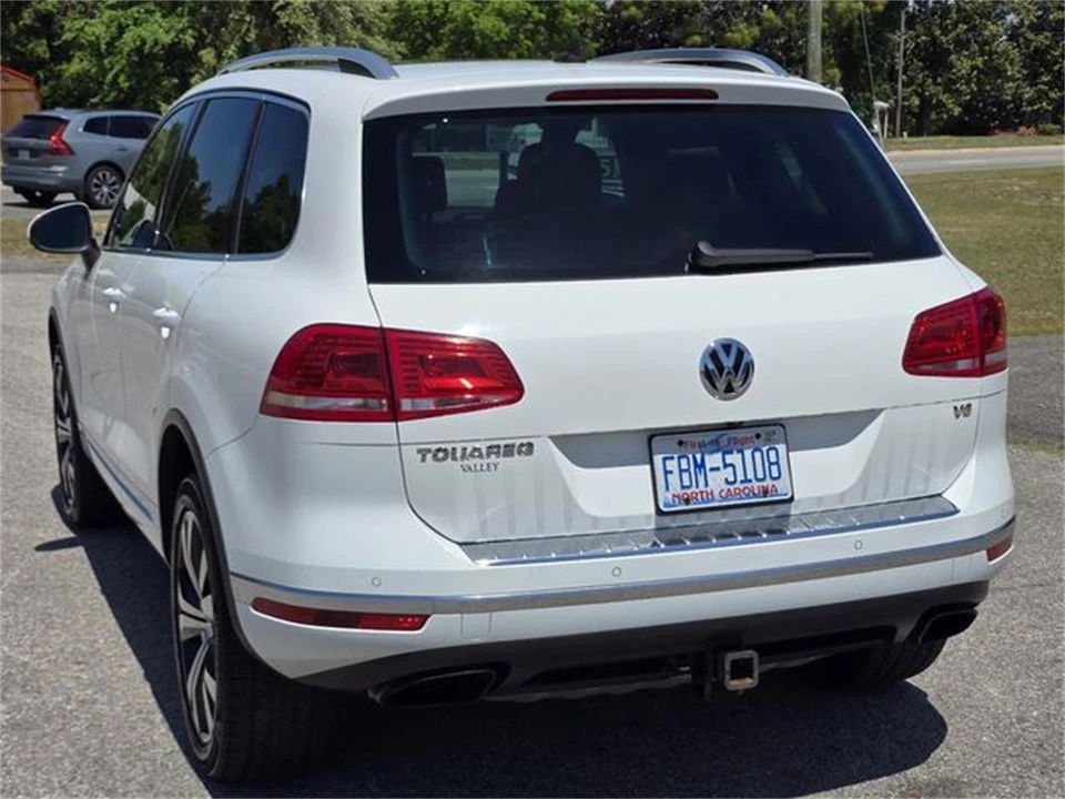 2017 Volkswagen Touareg - Image 9 of 31