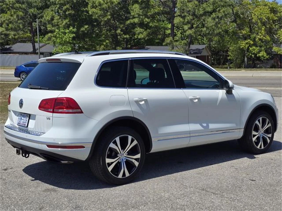 2017 Volkswagen Touareg - Image 6 of 31