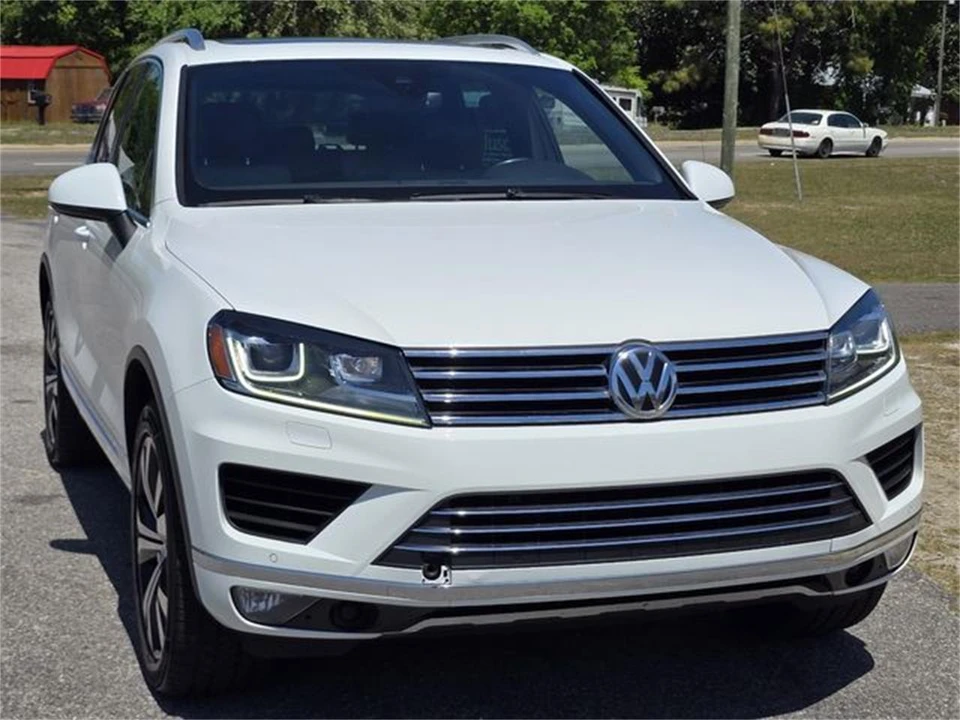 2017 Volkswagen Touareg - Image 4 of 31