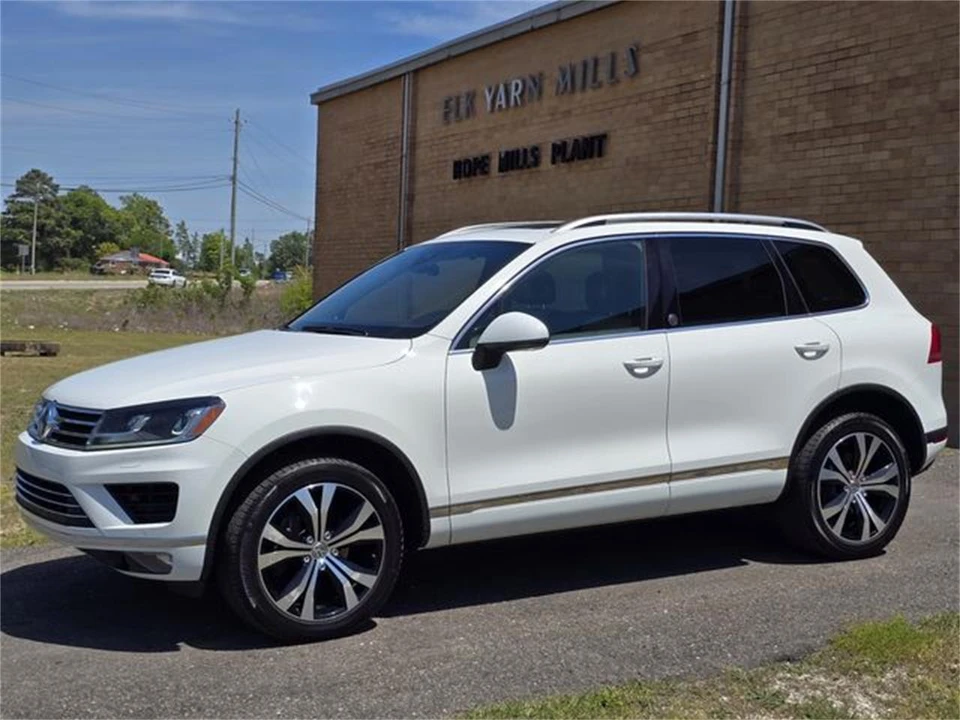 2017 Volkswagen Touareg - Image 12 of 31