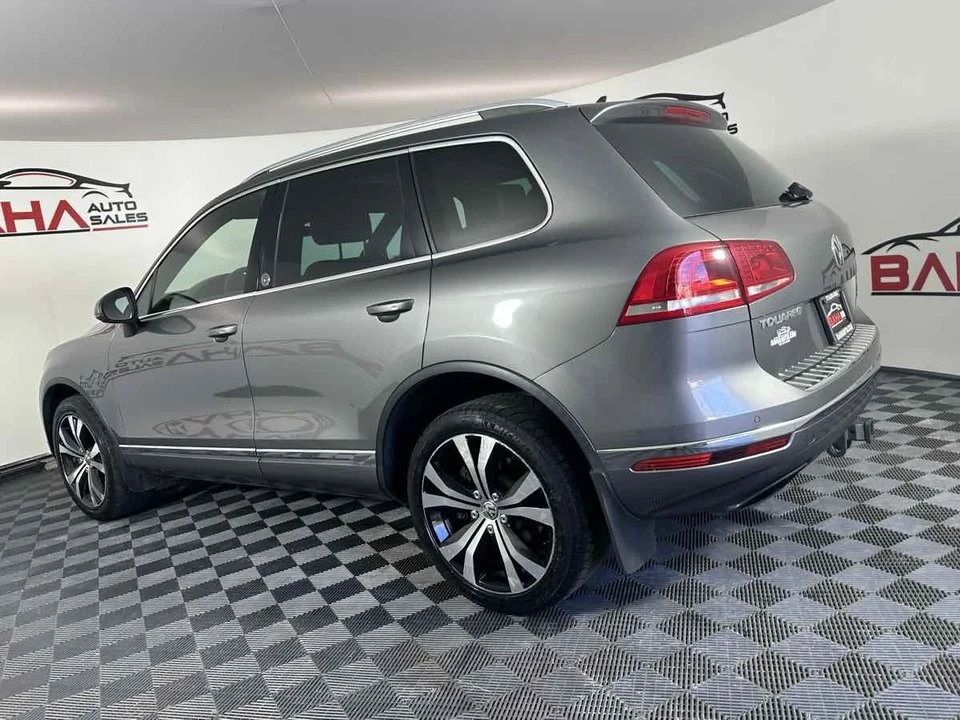 2017 Volkswagen Touareg - Image 6 of 21