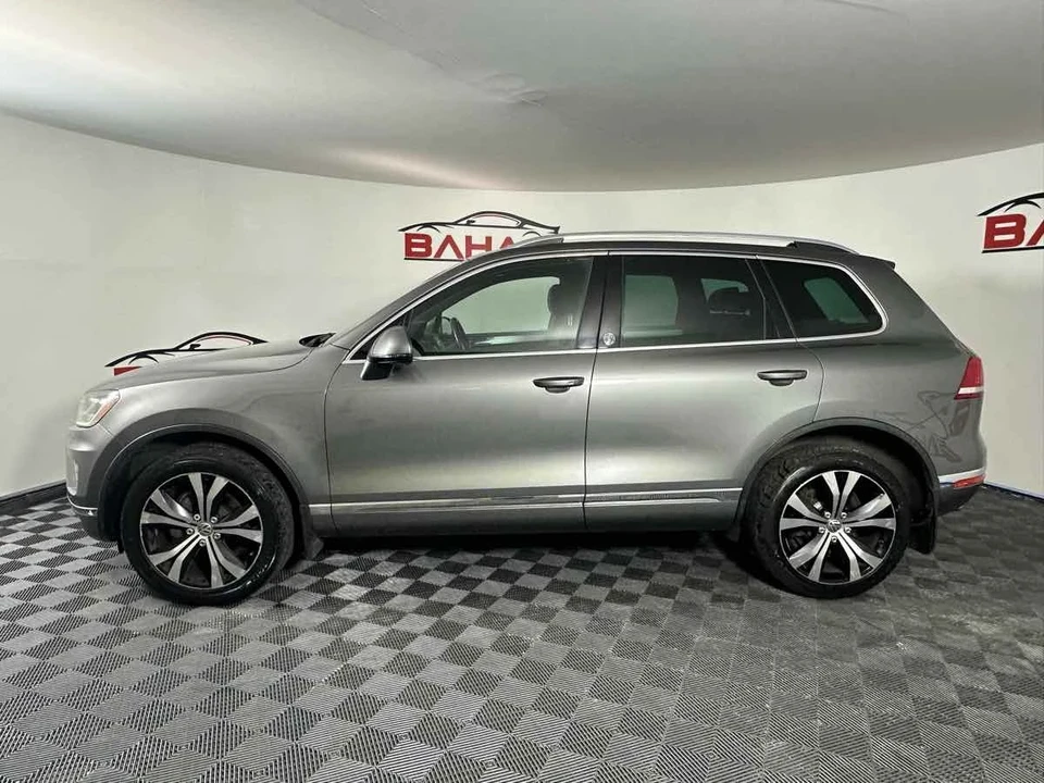 2017 Volkswagen Touareg - Image 4 of 21