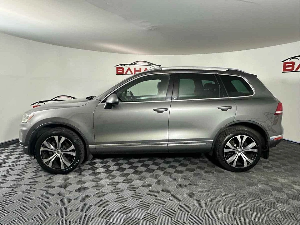 2017 Volkswagen Touareg - Image 4 of 21