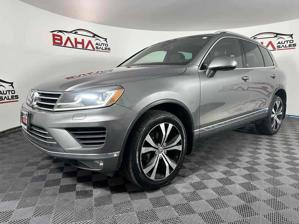 2017 Volkswagen Touareg - Image 2 of 21