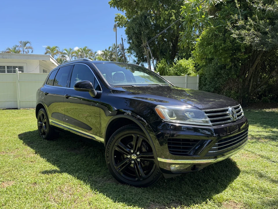 2017 Volkswagen Touareg - Image 14 of 31