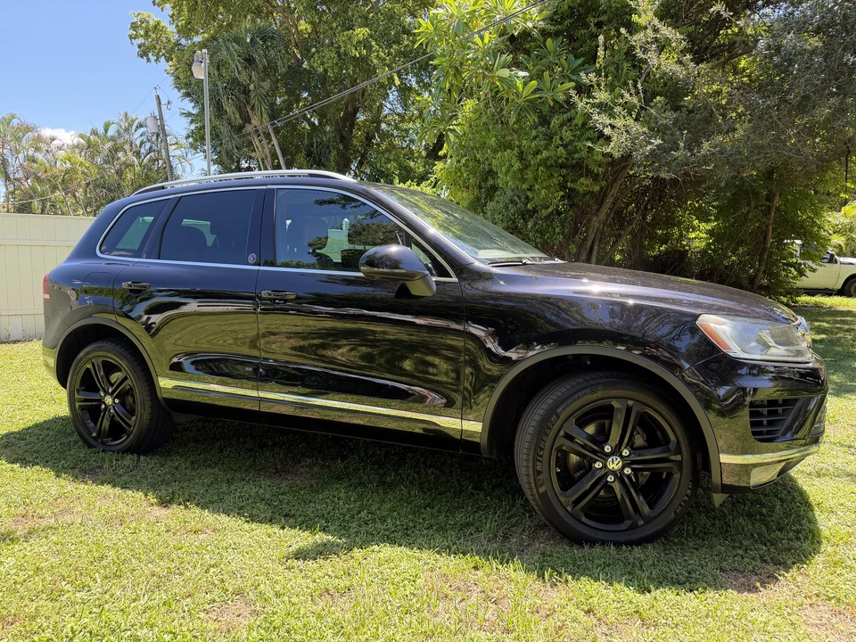 2017 Volkswagen Touareg - Image 13 of 31