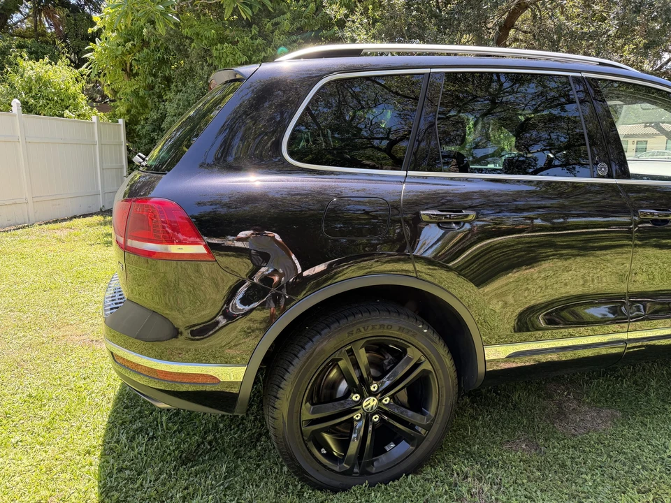 2017 Volkswagen Touareg - Image 28 of 31