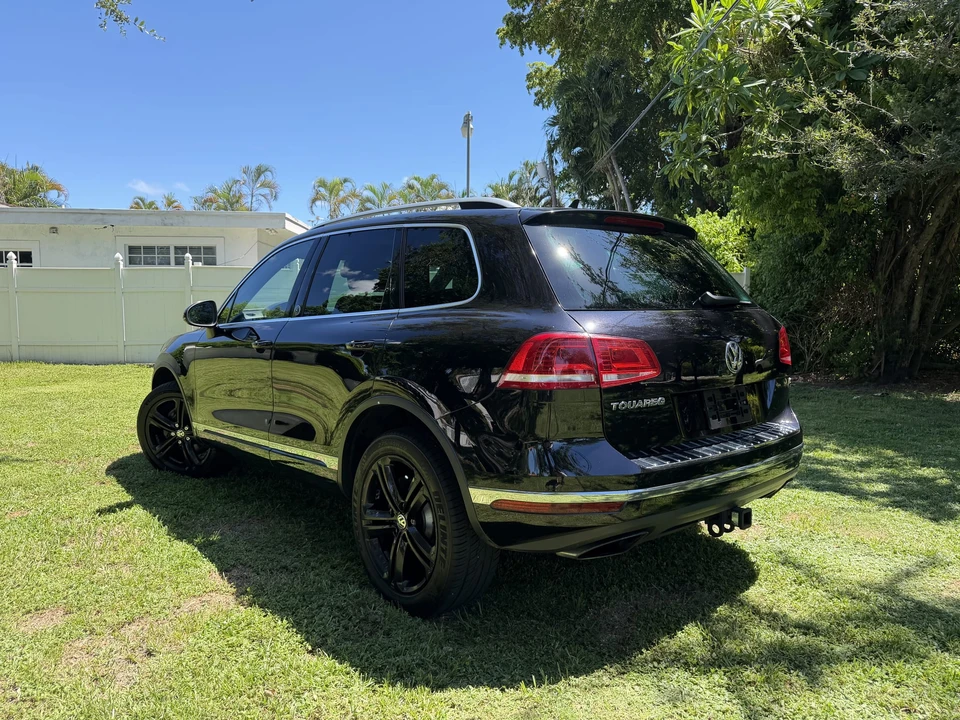 2017 Volkswagen Touareg - Image 23 of 31