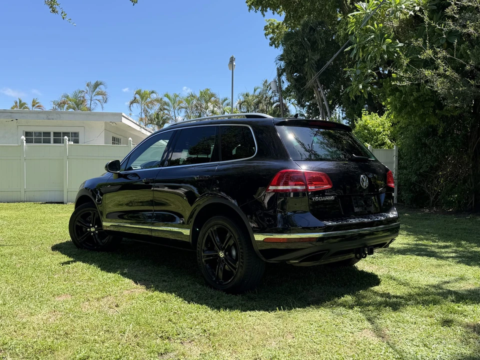 2017 Volkswagen Touareg - Image 22 of 31