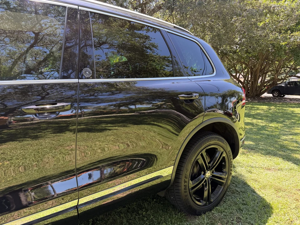 2017 Volkswagen Touareg - Image 27 of 31