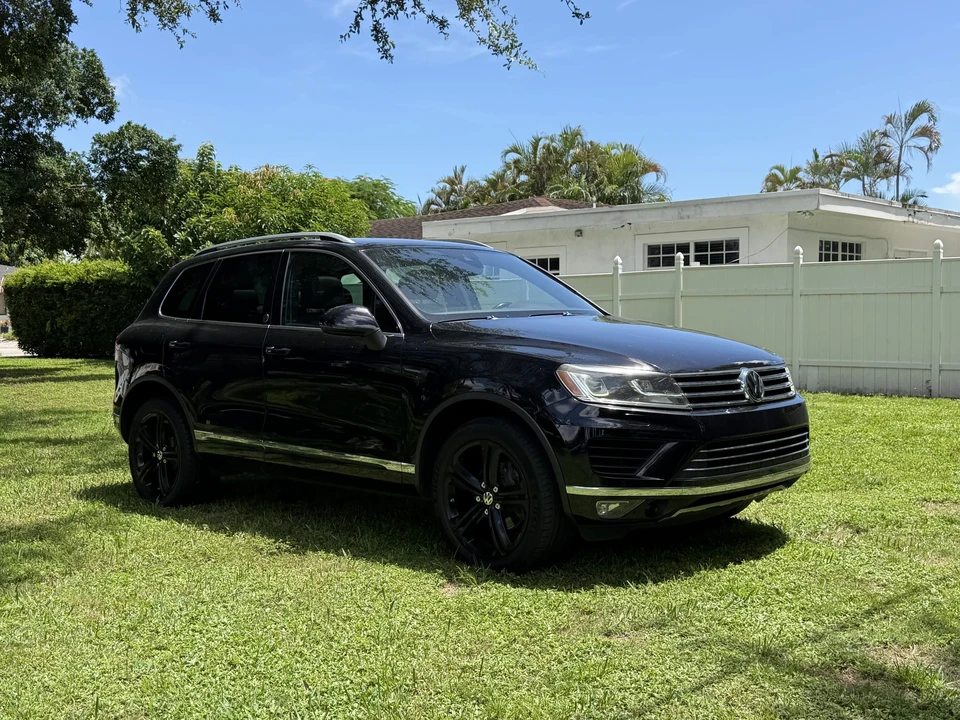 2017 Volkswagen Touareg - Image 12 of 31