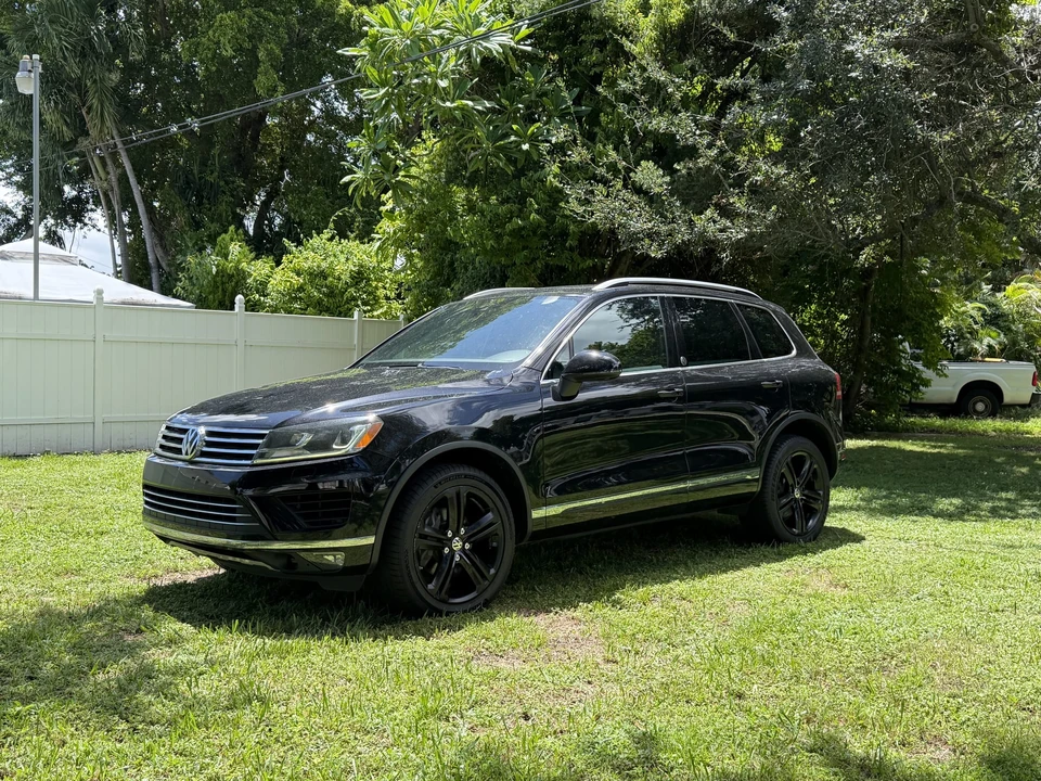 2017 Volkswagen Touareg - Image 4 of 31