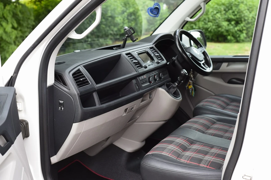 2017 Volkswagen EuroVan - Image 29 of 30