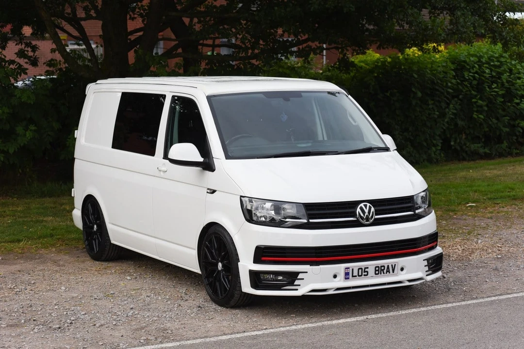 2017 Volkswagen EuroVan - Image 2 of 30