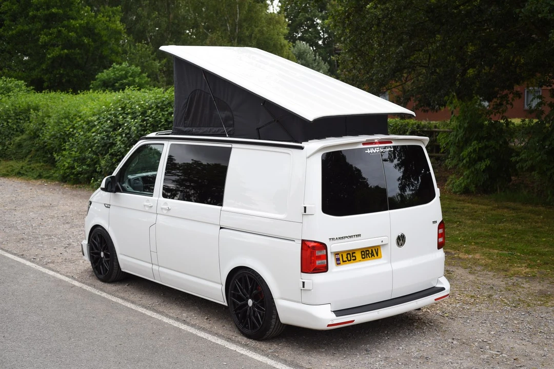 2017 Volkswagen EuroVan - Image 4 of 30