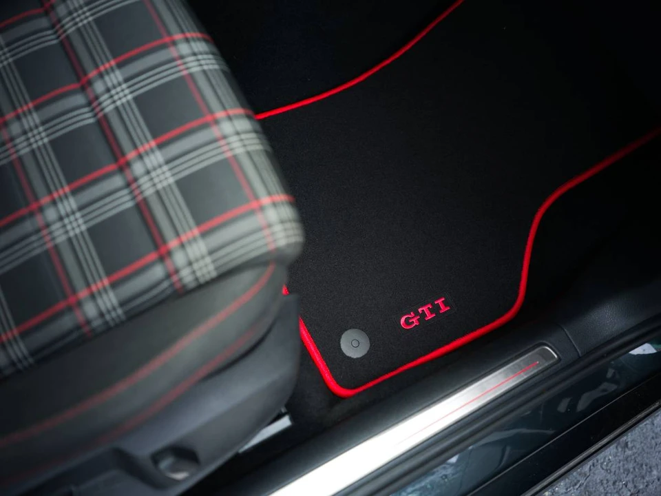2017 Volkswagen GTI Mk7 - Image 17 of 22