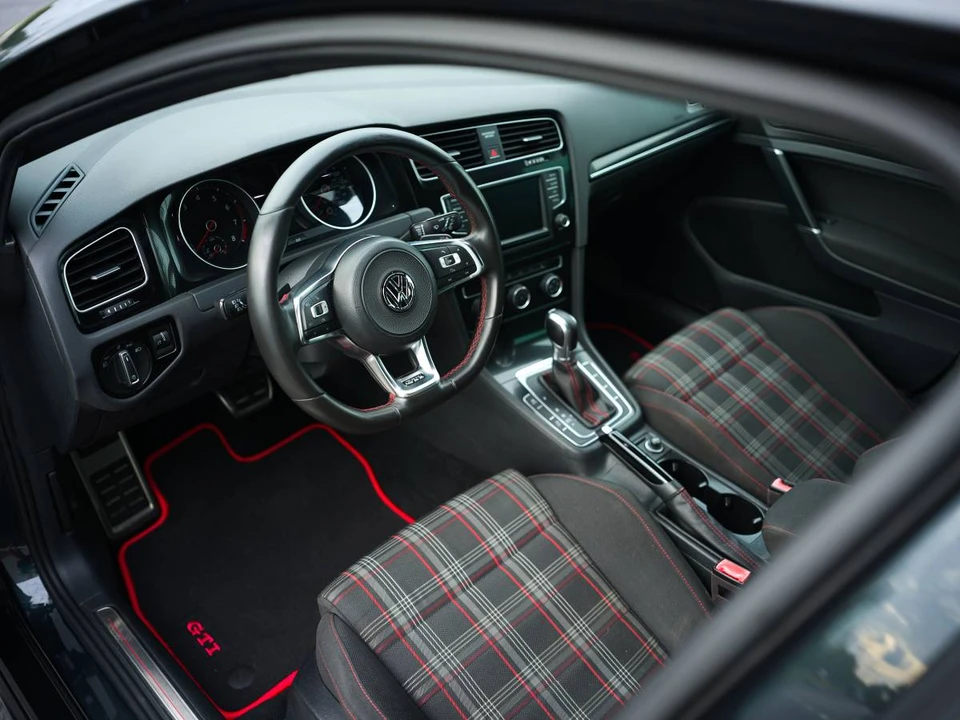 2017 Volkswagen GTI Mk7 - Image 14 of 22