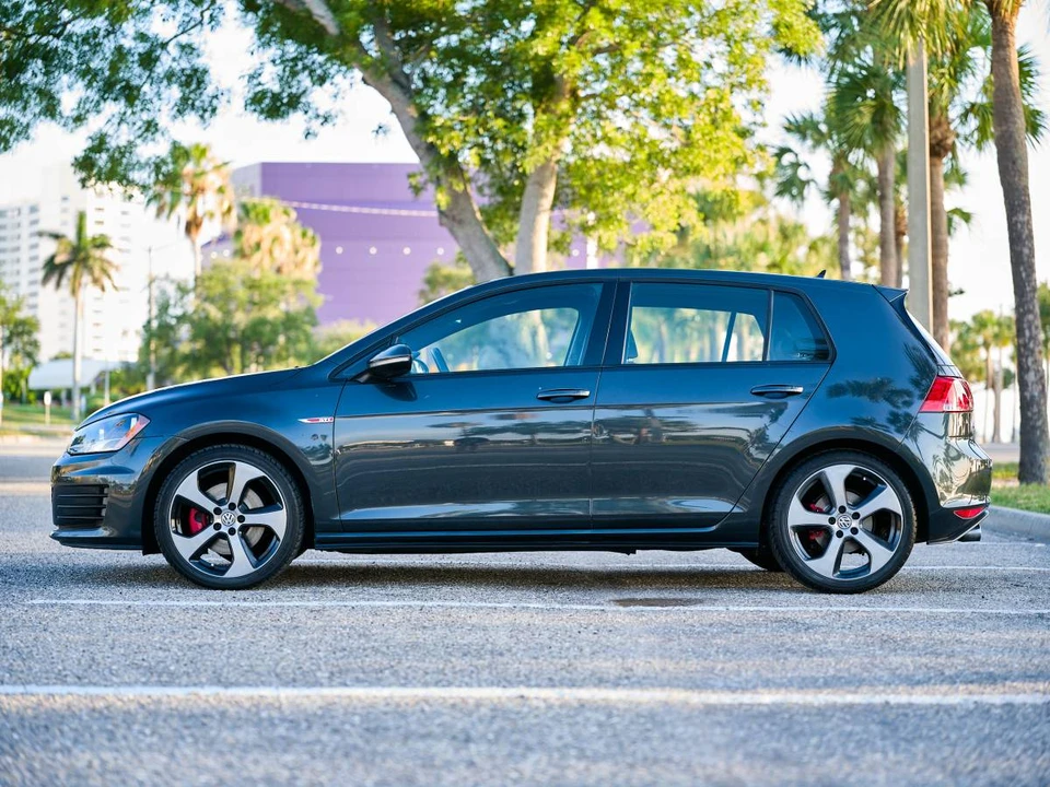 2017 Volkswagen GTI Mk7 - Image 11 of 22