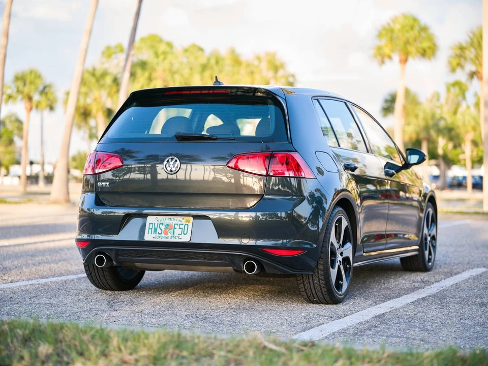 2017 Volkswagen GTI Mk7 - Image 9 of 22