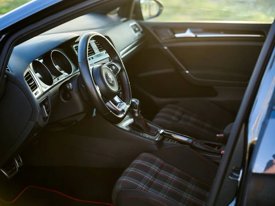 2017 Volkswagen GTI Mk7 - Image 4 of 22