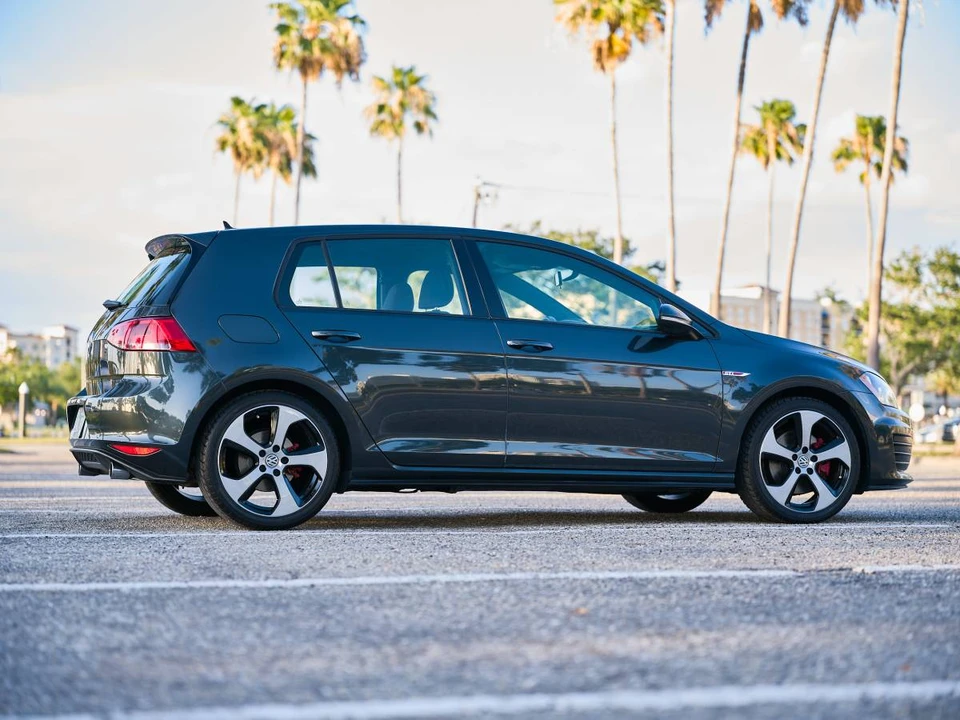 2017 Volkswagen GTI Mk7 - Image 5 of 22