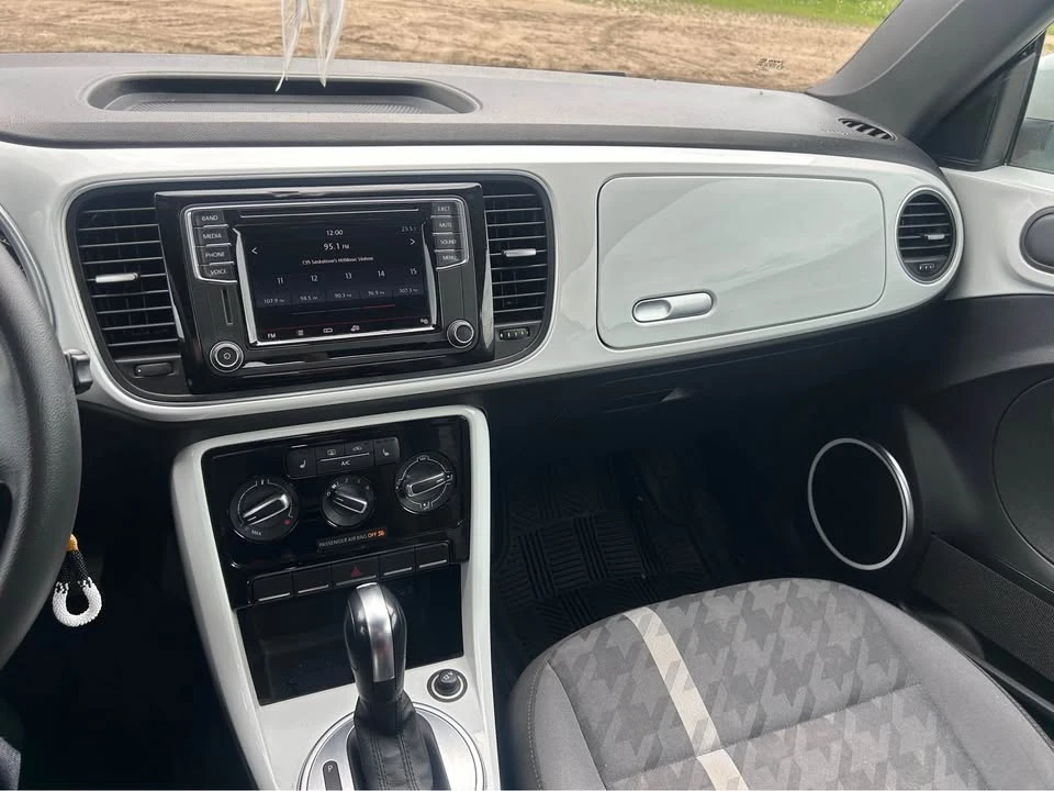 2017 Volkswagen A5 Beetle - Image 7 of 8