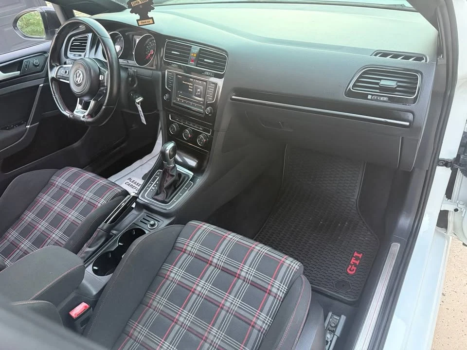 2017 Volkswagen GTI Mk7 - Image 11 of 20