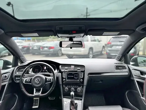 2017 Volkswagen Golf GTI SE