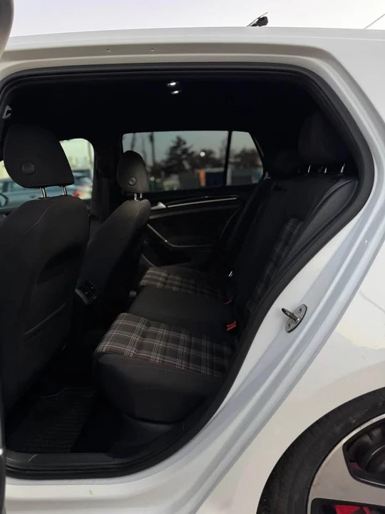 2017 Volkswagen GTI Mk7 - Image 7 of 11