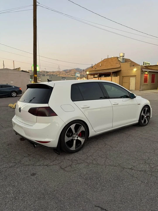 2017 Volkswagen GTI Mk7 - Image 4 of 11