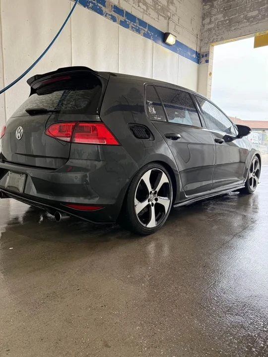 2017 Volkswagen GTI Mk7 - Image 4 of 8
