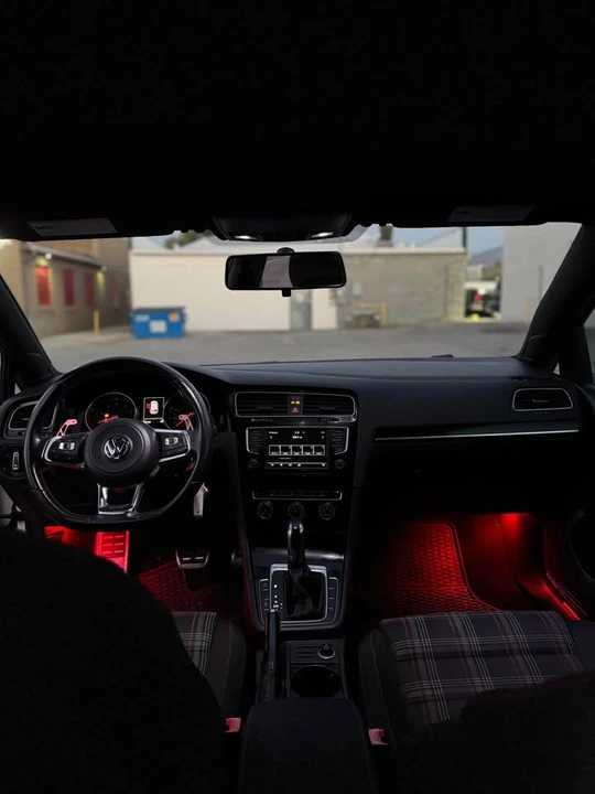 2017 Volkswagen GTI Mk7 - Image 8 of 11