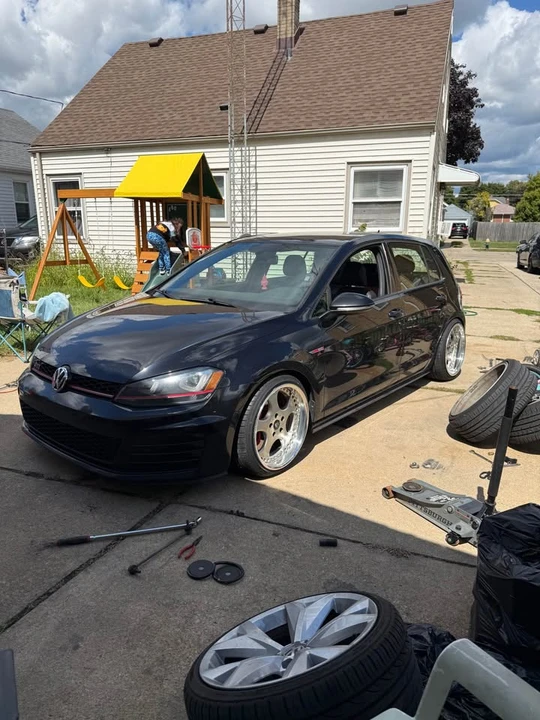 2017 Volkswagen GTI Mk7 - Image 7 of 16