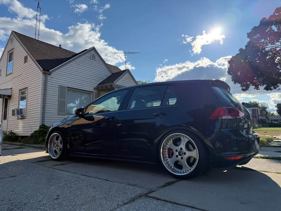 2017 Volkswagen GTI Mk7 - Image 12 of 16