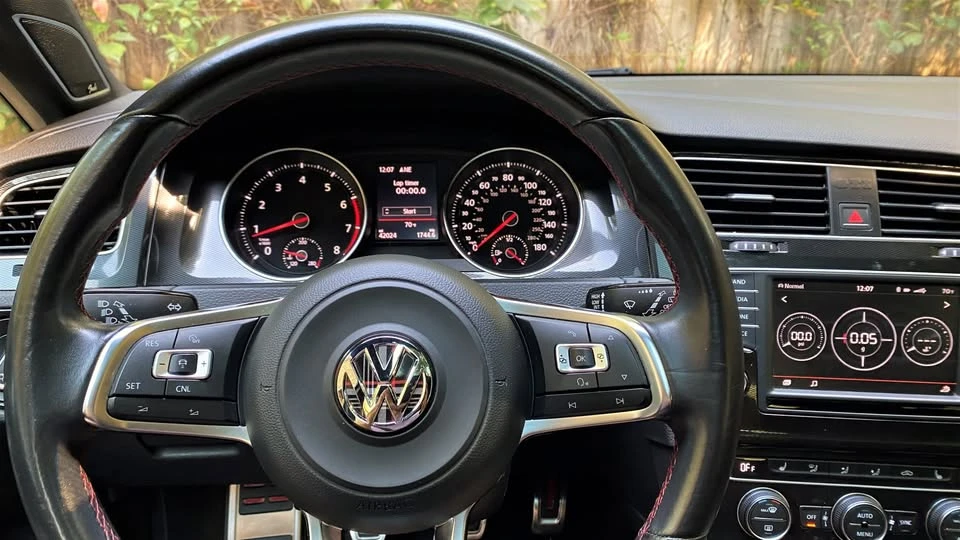 2017 Volkswagen GTI Mk7 - Image 9 of 17