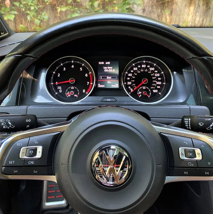 2017 Volkswagen GTI Mk7 - Image 10 of 17
