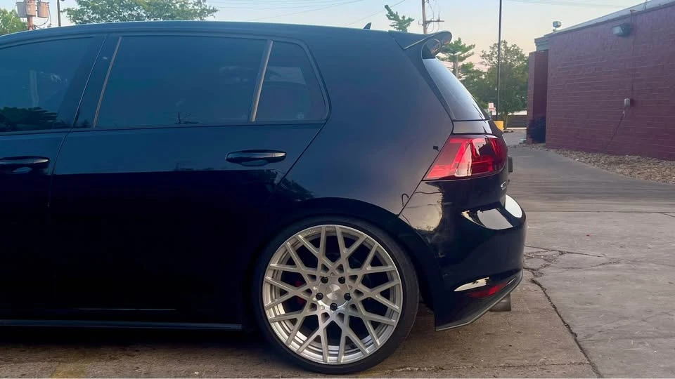2017 Volkswagen GTI Mk7 - Image 5 of 6