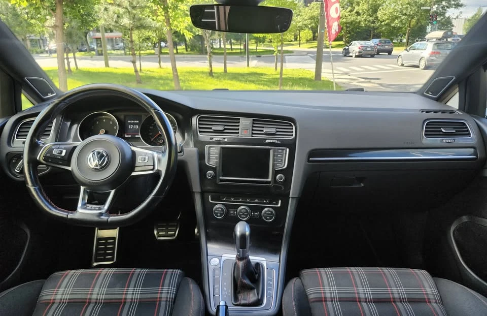 2017 Volkswagen GTI Mk7 - Image 11 of 18