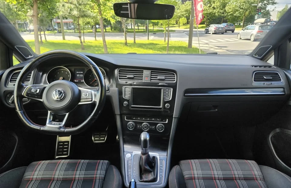 2017 Volkswagen GTI Mk7 - Image 11 of 18
