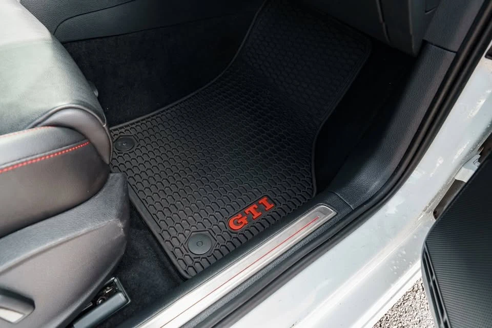 2017 Volkswagen GTI Mk7 - Image 10 of 15