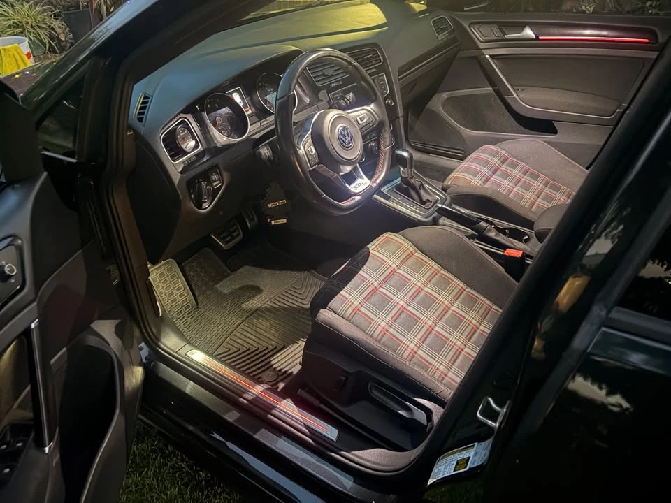 2017 Volkswagen GTI Mk7 - Image 5 of 10