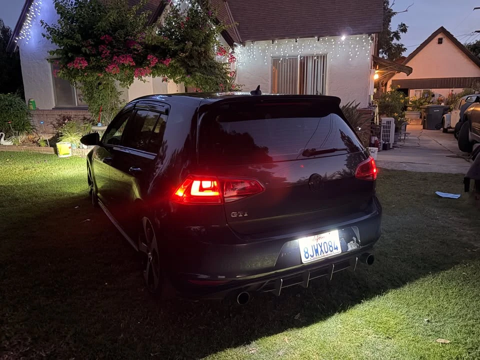 2017 Volkswagen GTI Mk7 - Image 4 of 10