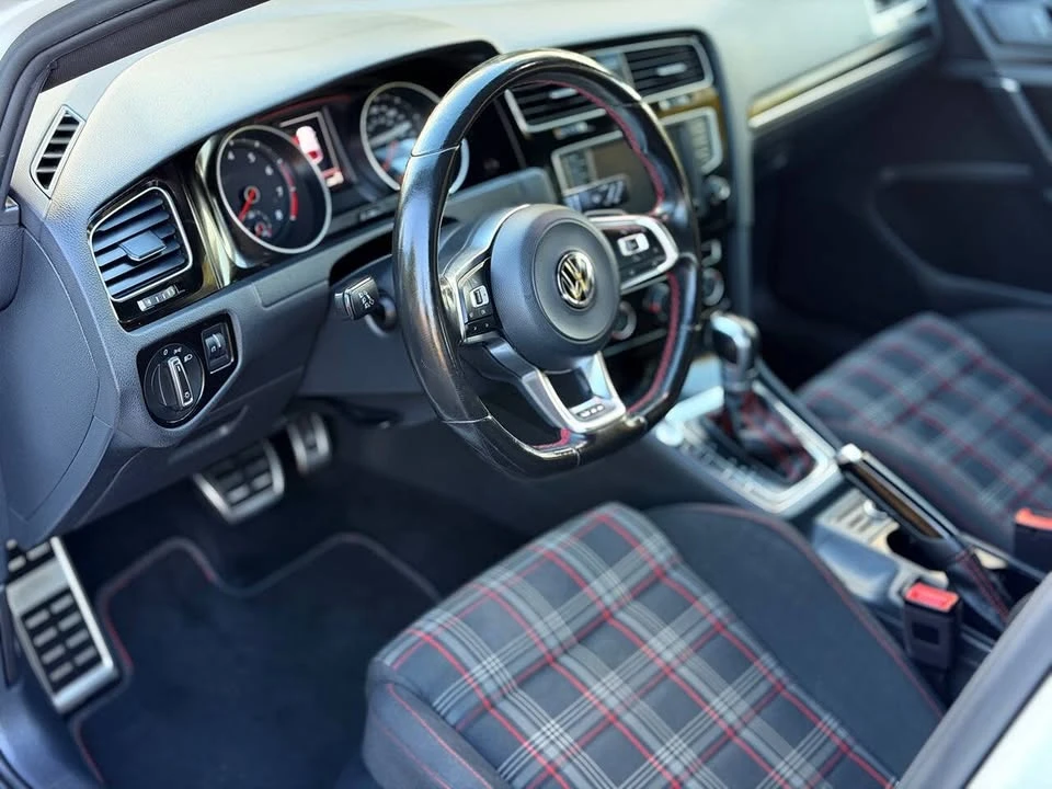 2017 Volkswagen GTI Mk7 - Image 11 of 19
