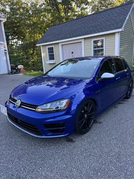 2017 Volkswagen Golf R 4-Door Hatchback