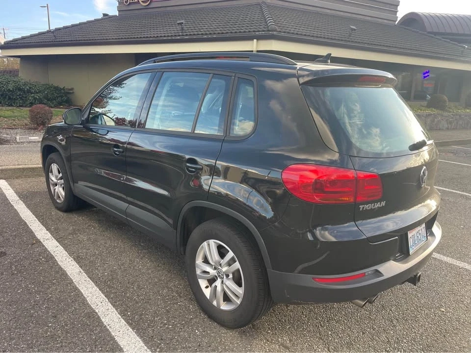2017 Volkswagen Tiguan - Image 4 of 8